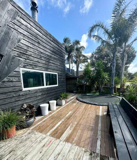 Electric Waihi Beach House - Family & Dog Friendly, Close To Beach, Pool Table, Outdoor Fire Room, Skate Ramp Bowentown Экстерьер фото
