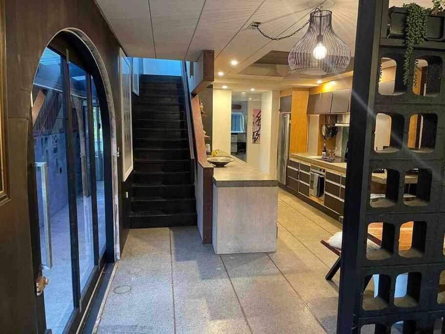Electric Waihi Beach House - Family & Dog Friendly, Close To Beach, Pool Table, Outdoor Fire Room, Skate Ramp Bowentown Экстерьер фото